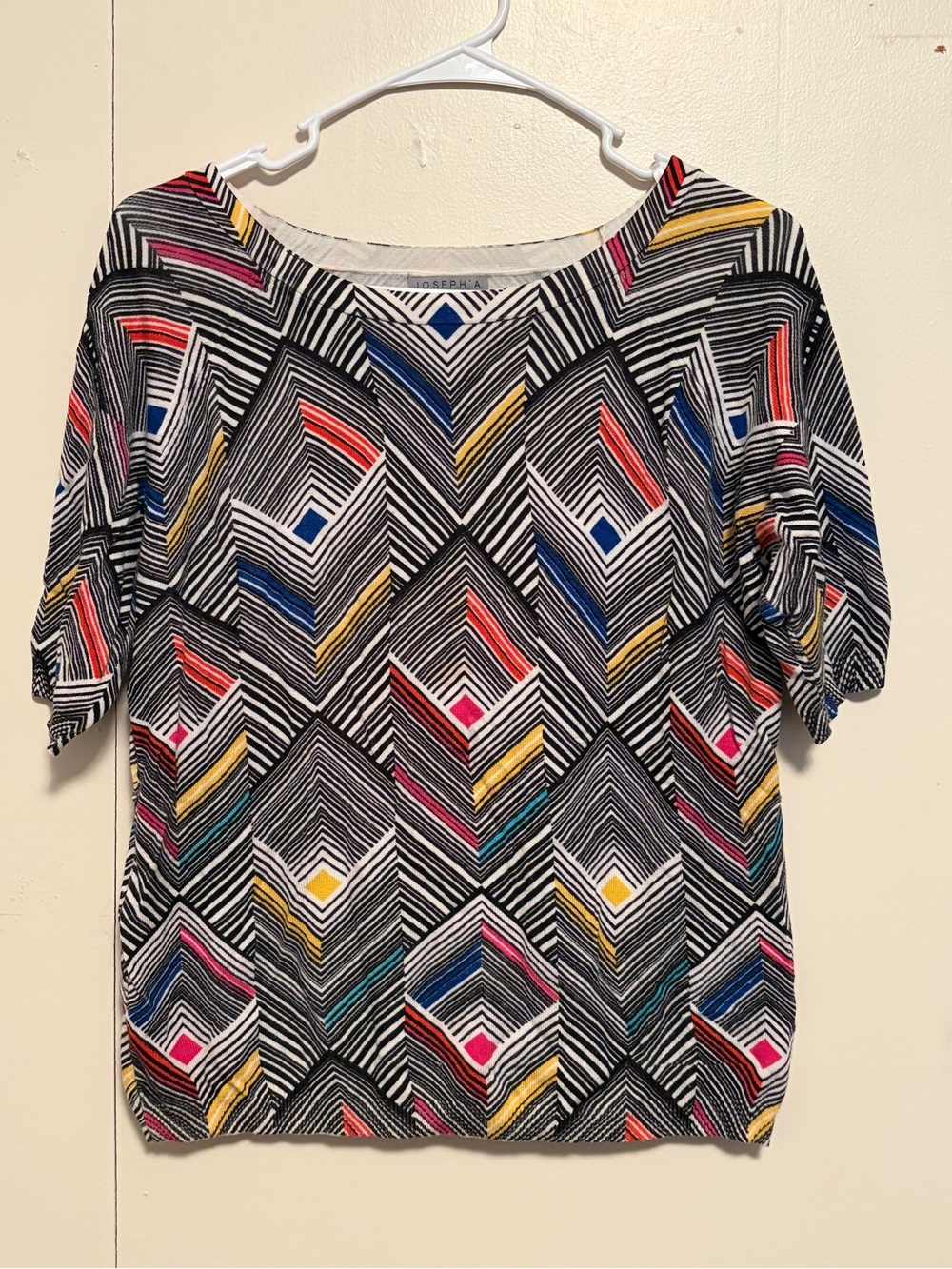Joseph A Multicolor Geometric Short Sleeve Top in Black & White